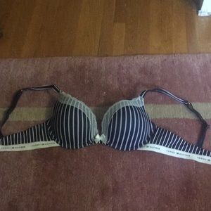 Tommy Hilfiger 34B Bra